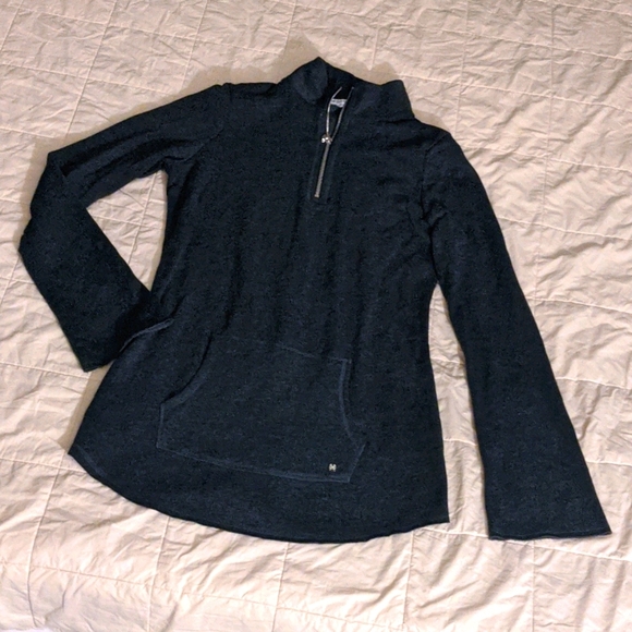 Victoria Secrets women's pullover - Picture 1 of 8